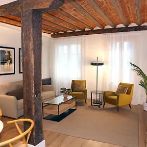 apartamento-premium-en-pleno-casco-viejo-de-bilbao.sansebastianhotels.net/